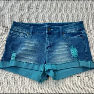 NWT dELiA*s Taylor Jean Shorts